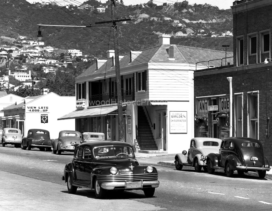 West Hollywood 1945 Doheny Drive wm.jpg